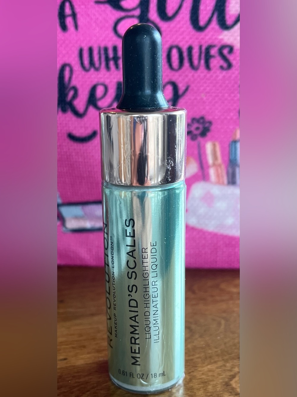 🌻 Revolution Iridescent Teal Liquid Highlighter or Eye Shadow HTF Full Size NEW - Picture 3 of 4